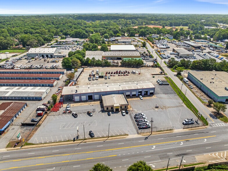 Primary Photo Of 5178 Old Dixie Hwy, Forest Park Service For Lease