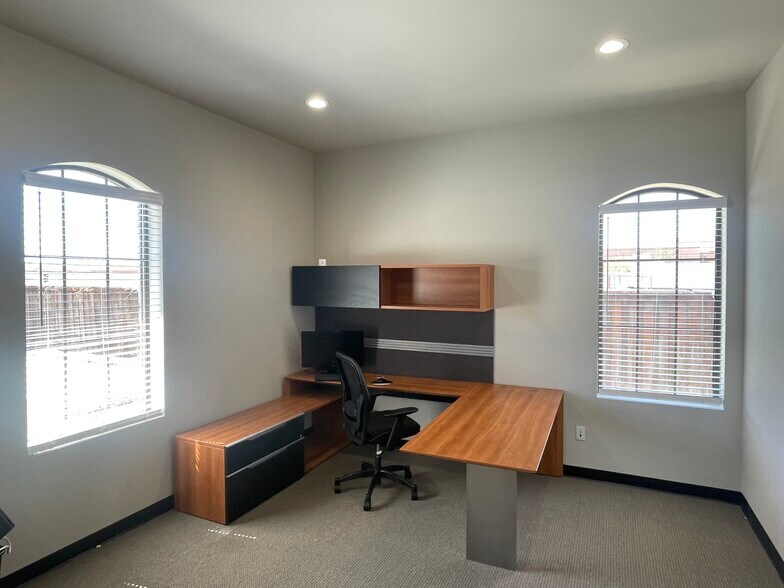 More Photos Of 1707 E Beltline Rd, Coppell Medical For Sale