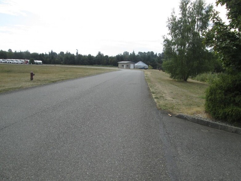 More Photos Of 2693 Delta Ring Rd, Ferndale Warehouse For Lease