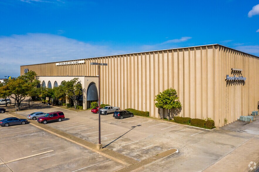 Primary Photo Of 4355 Lyndon B Johnson Fwy, Dallas Freestanding For Lease