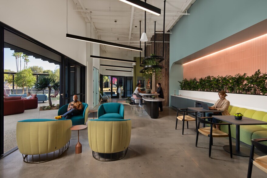 More Photos Of 6815 Flanders Dr, San Diego Unknown For Lease