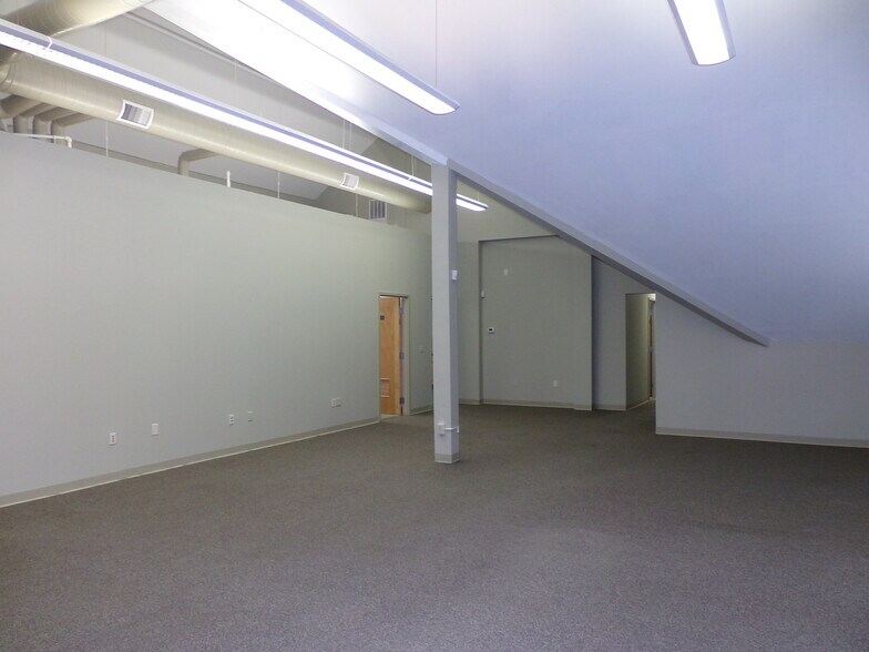 More Photos Of 171 Daniel Webster Hwy, Belmont Storefront Retail Office For Lease