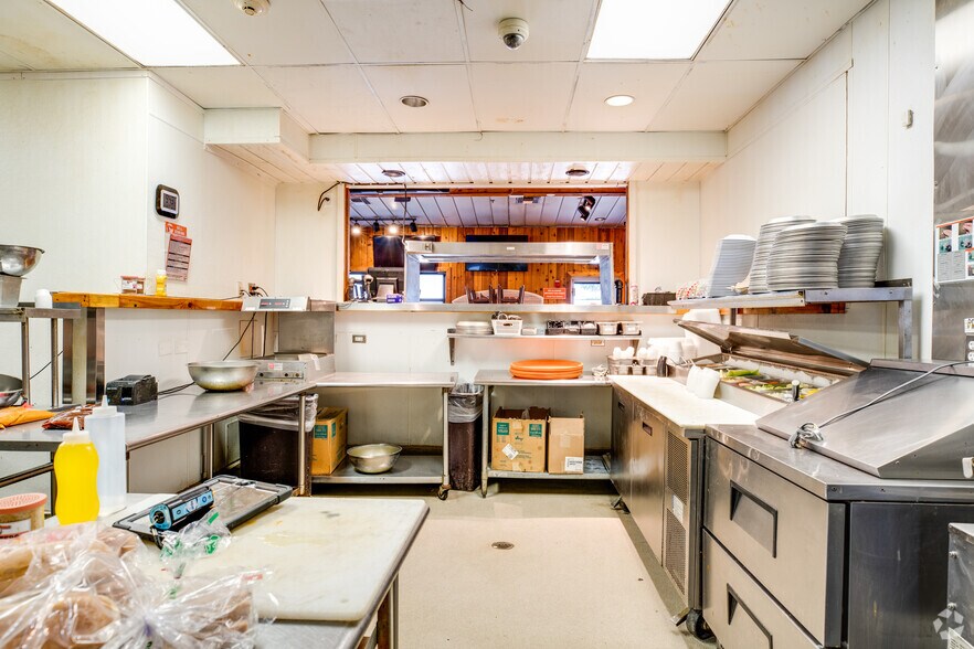 More Photos Of 3921 Jack Kultgen Fwy, Waco Restaurant For Lease
