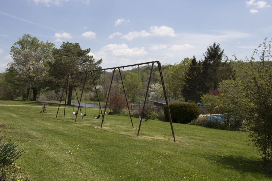 More Photos Of 201 Roses Hill Rd, Richfield Springs Hotel For Sale