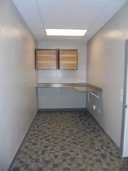More Photos Of 100-230 Uinta Dr, Green River Storefront For Lease