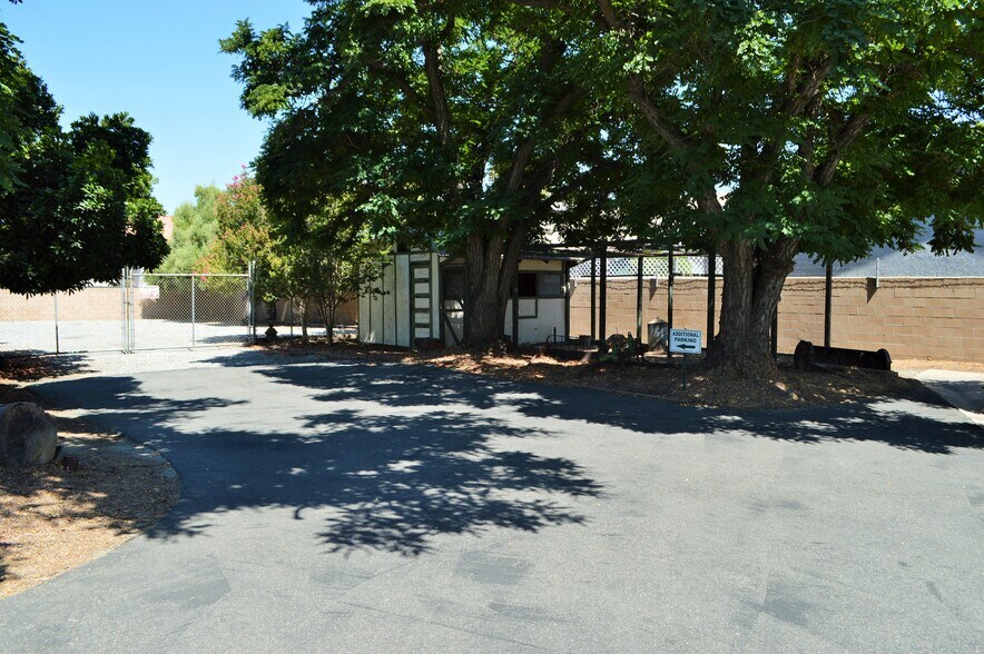 More Photos Of 2750 W Devonshire Ave, Hemet Freestanding For Sale
