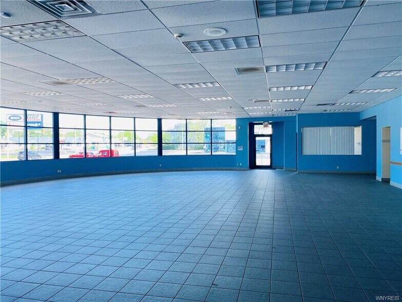 More Photos Of 1212 Abbott Rd, Buffalo Auto Dealership For Lease