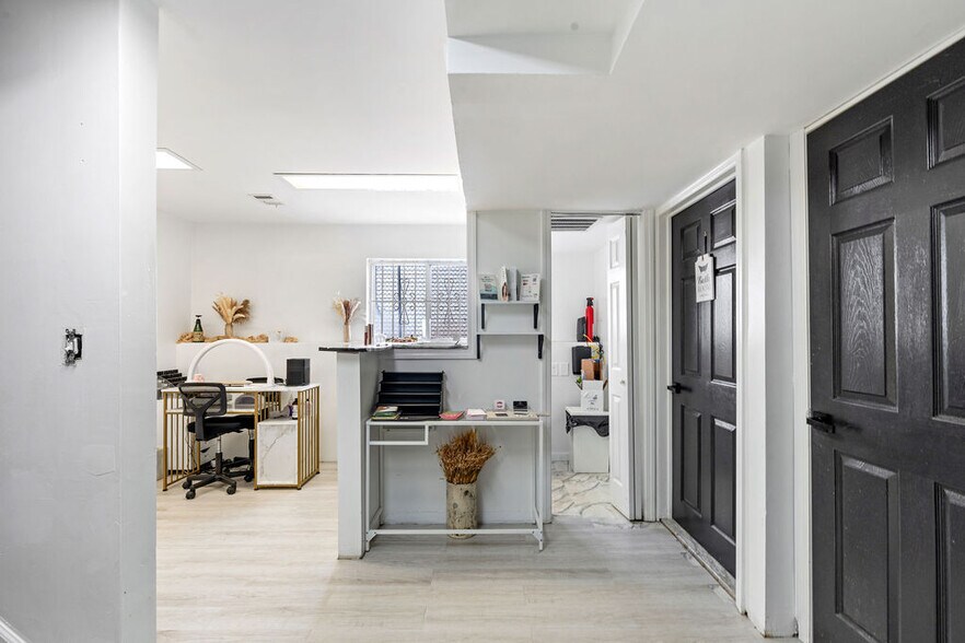 More Photos Of 2749 Hylan Blvd, Staten Island Office Residential For Sale