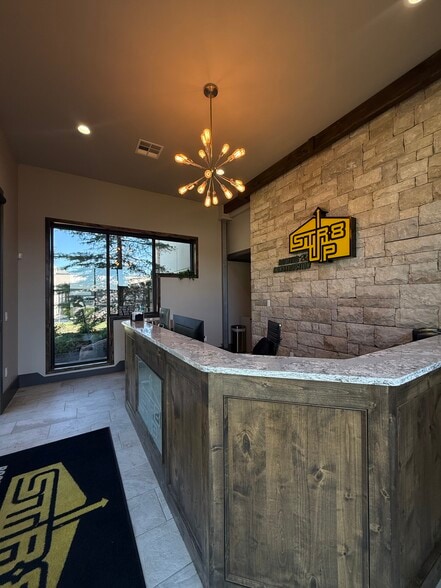 More Photos Of 424 S Main St, Newcastle Office For Lease