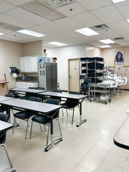 More Photos Of 11122 E 71st St, Tulsa Freestanding For Sale