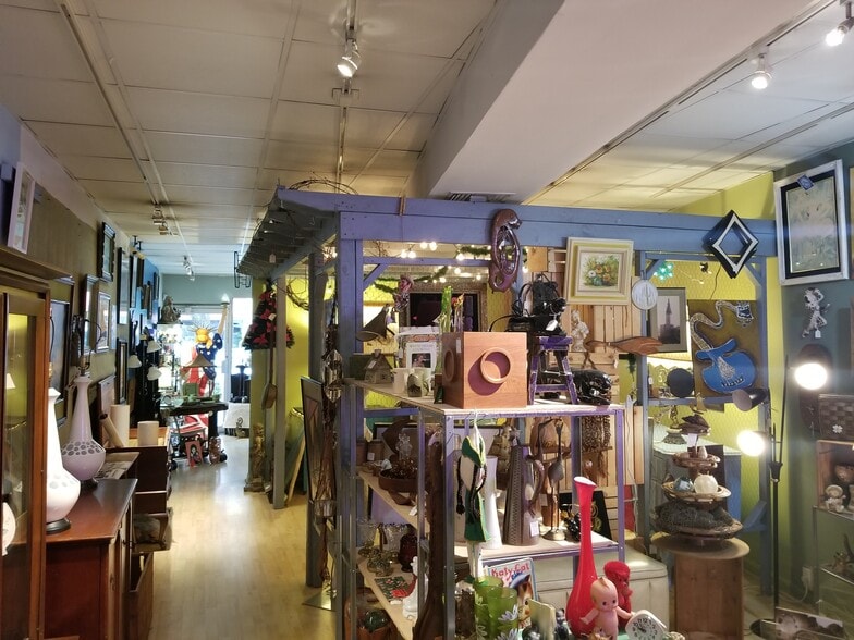 More Photos Of 905-909 Central Ave, Saint Petersburg Storefront For Lease