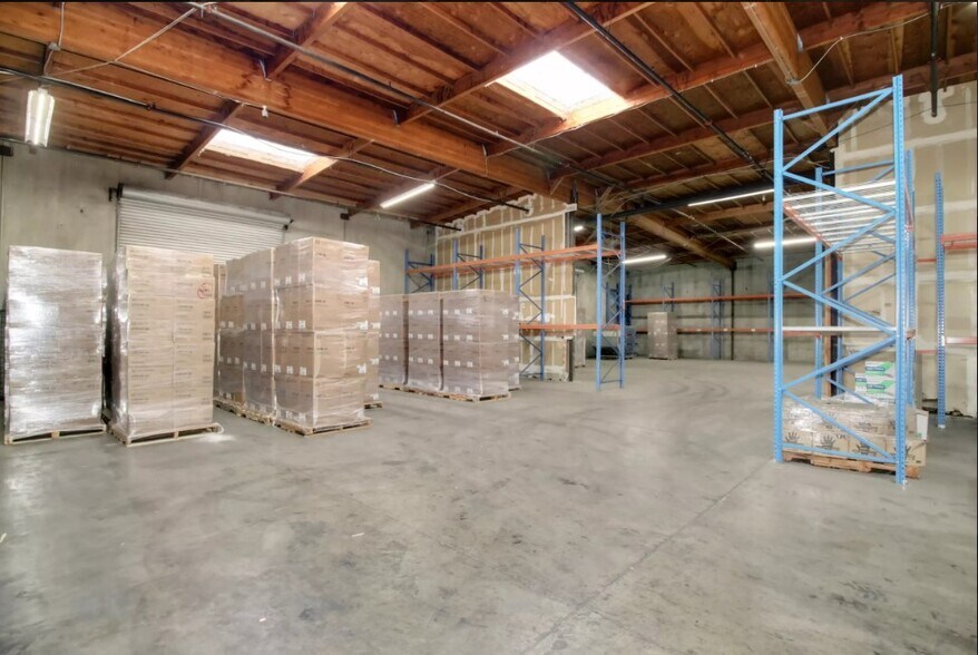 More Photos Of 8535 Morrison Creek Rd, Sacramento Showroom For Lease