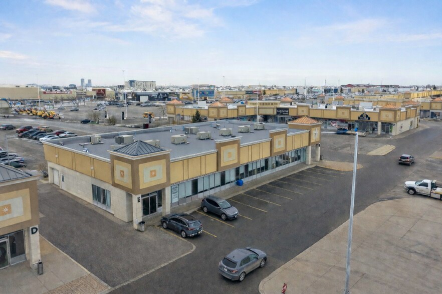 More Photos Of 9100 Jane St, Vaughan Freestanding For Lease