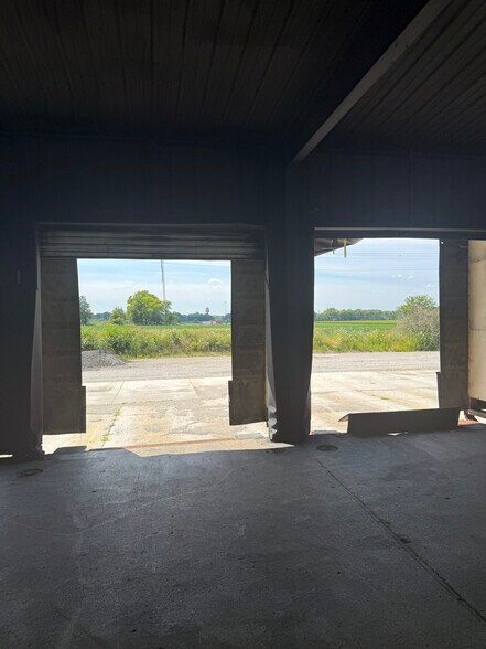 More Photos Of 5601 IN-32, Crawfordsville Truck Terminal For Lease