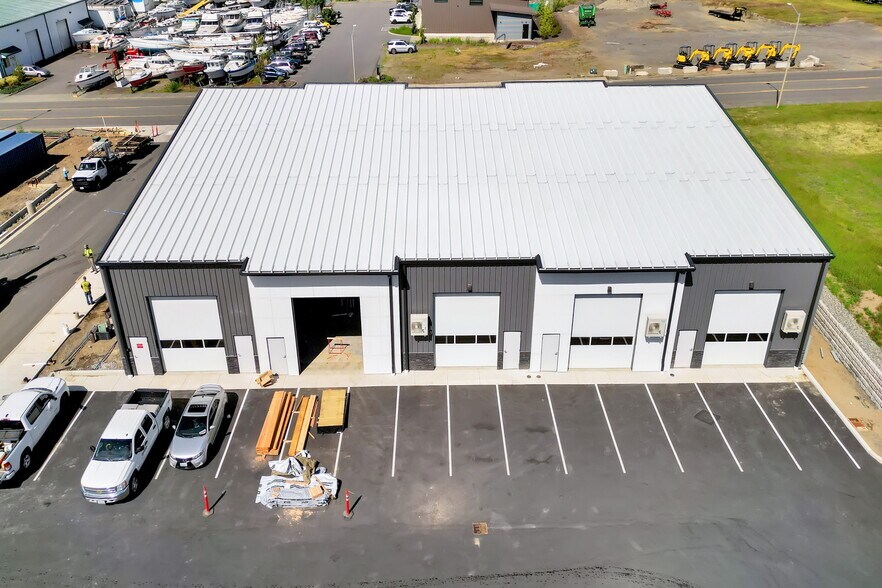 More Photos Of 115 Duffner, Lynden General Retail For Lease