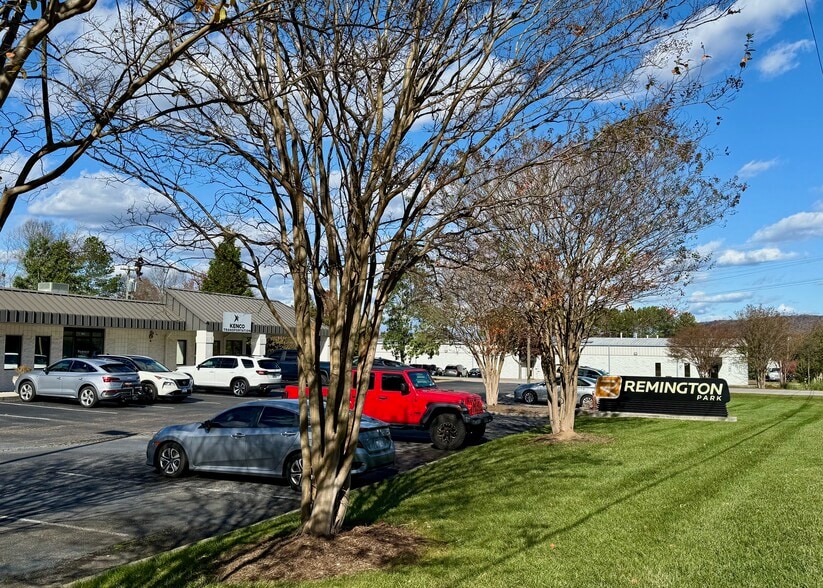 Primary Photo Of 8822 Production Ln, Ooltewah Flex For Lease