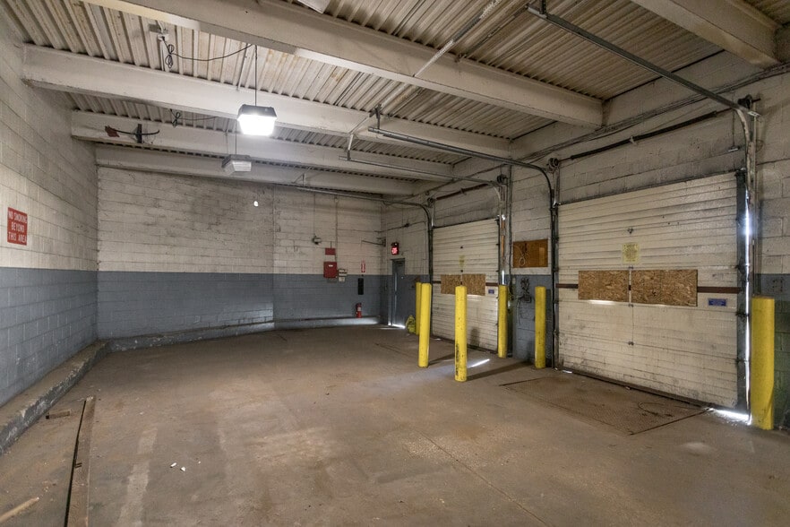 More Photos Of 2600 E Grand Blvd, Detroit Warehouse For Sale