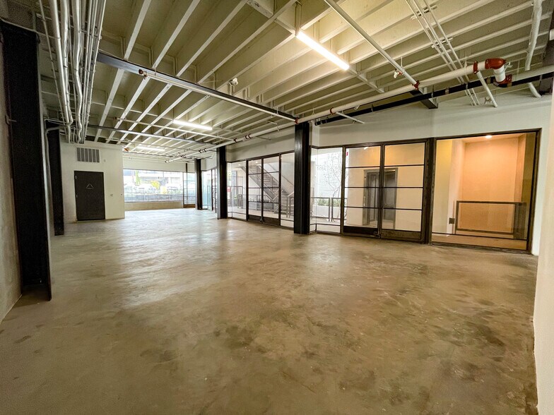 More Photos Of 8463-8465 Melrose Ave, West Hollywood Restaurant For Lease