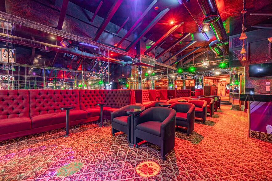 More Photos Of 21516 Sherman Way, Canoga Park Bar For Sale