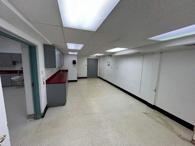 More Photos Of 110 B St, Saint Albans Funeral Home For Sale