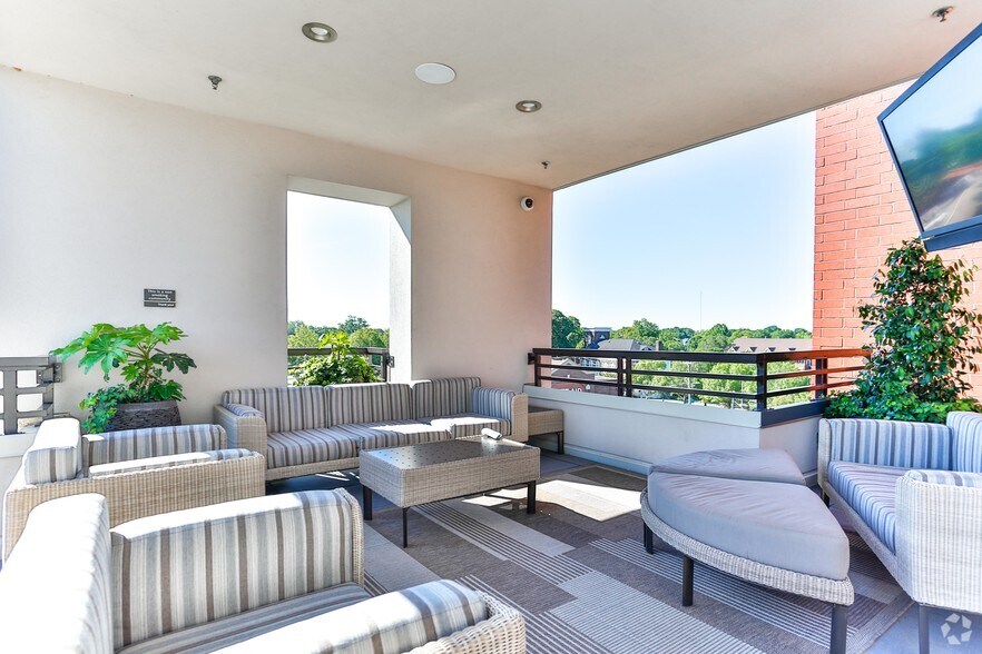 More Photos Of 1750 Camden Rd, Charlotte Apartments For Lease