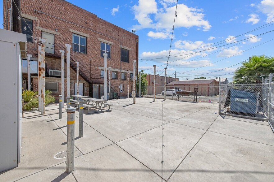 More Photos Of 128 S E St, Exeter Storefront For Sale