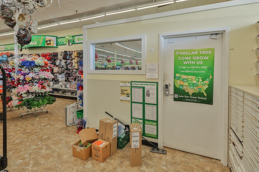 More Photos Of 8718 Highway 22, Dresden Storefront For Sale