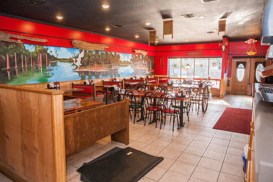 More Photos Of 5740 7th St, Zephyrhills Restaurant For Lease