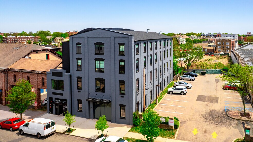 More Photos Of 6-8 Gates Ave, Montclair Office For Lease