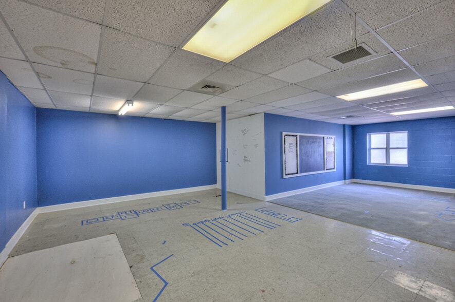 More Photos Of 228 S Military Ave, Lawrenceburg Religious Facility For Sale