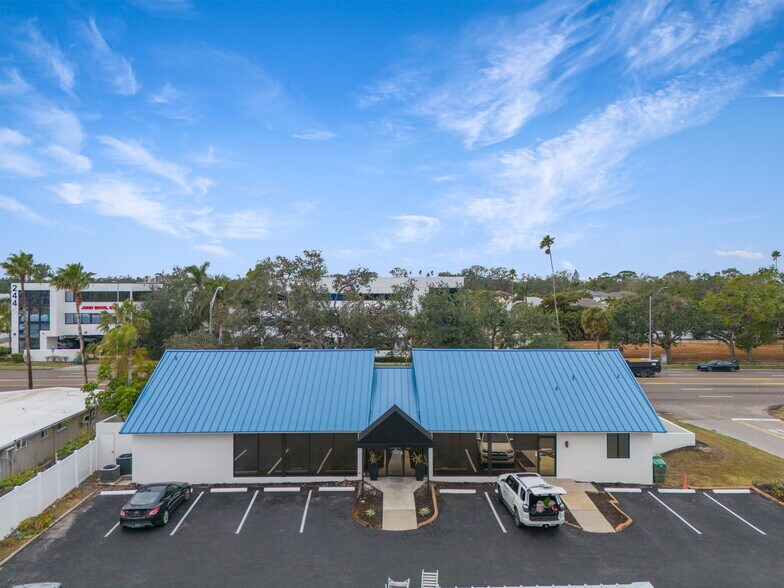 More Photos Of 2501 S Tamiami Trl, Sarasota Office For Lease