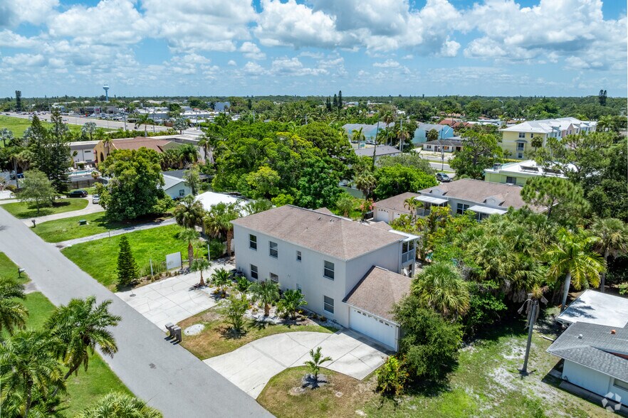 More Photos Of 1700-1704 Redwood St, Sarasota Apartments For Sale