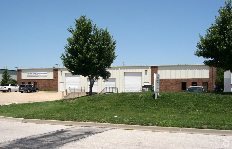 More Photos Of 1704-1706 E 123rd Ter, Olathe Warehouse For Sale