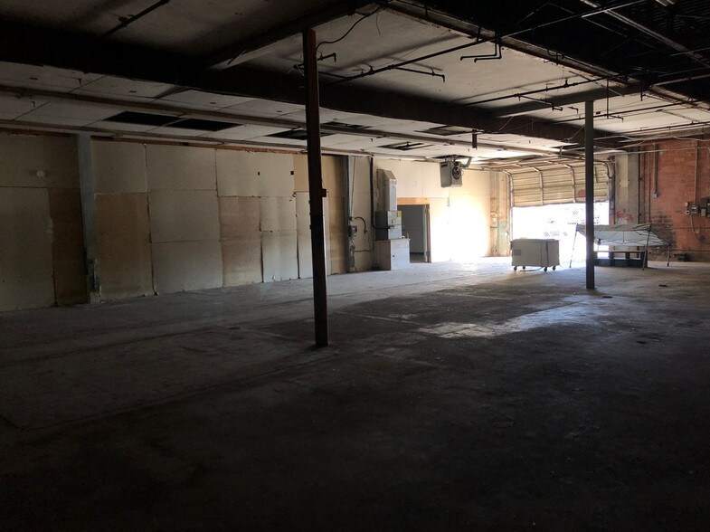 More Photos Of 270 N Sam Houston Blvd, San Benito Light Manufacturing For Lease