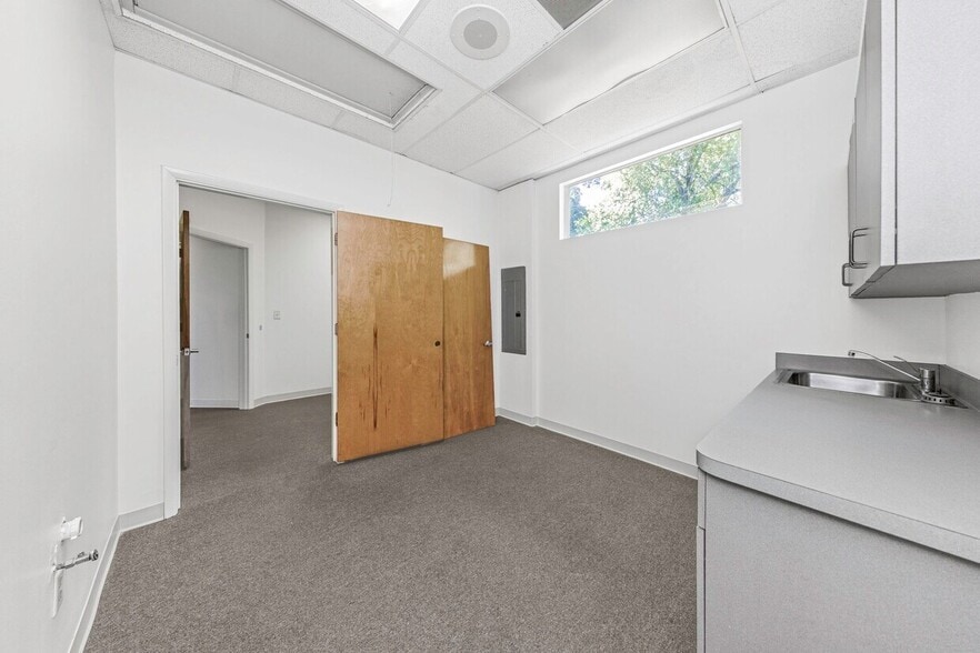 More Photos Of 14517 Bruce B Downs Blvd, Tampa Medical For Lease