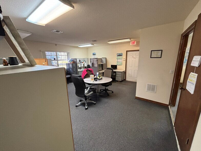More Photos Of 4040 Waring Rd, Lakeland Office For Sale
