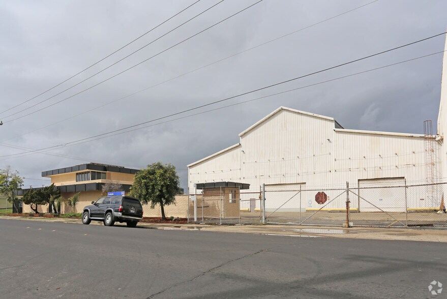 More Photos Of 1 W Barrett Ave, Richmond Warehouse For Lease