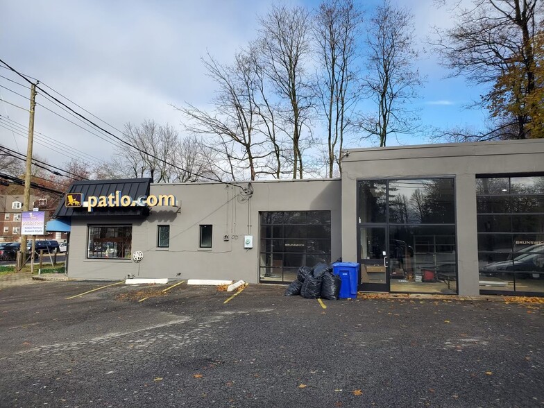 Primary Photo Of 600 Central Park Ave, Scarsdale Freestanding For Lease