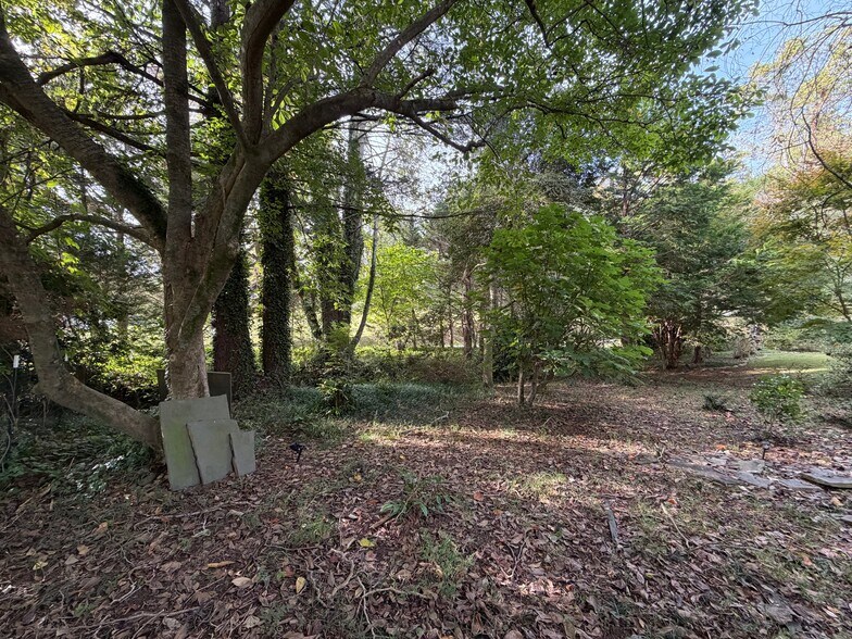 More Photos Of 35 Wilcox Rd, Tryon Apartments For Sale