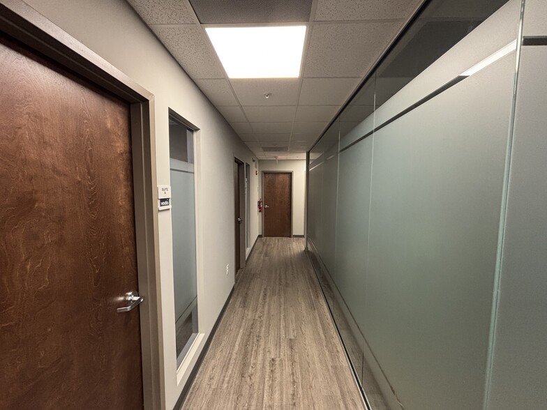 More Photos Of 2818 Cypress Ridge Blvd, Wesley Chapel Office For Lease