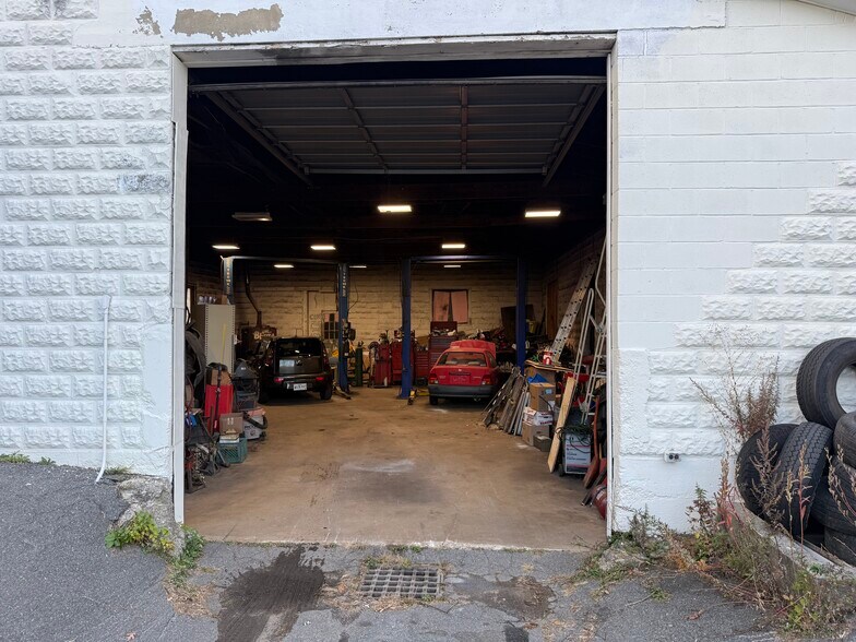 Primary Photo Of 477 Hartford Avenue West, Uxbridge Flex For Sale