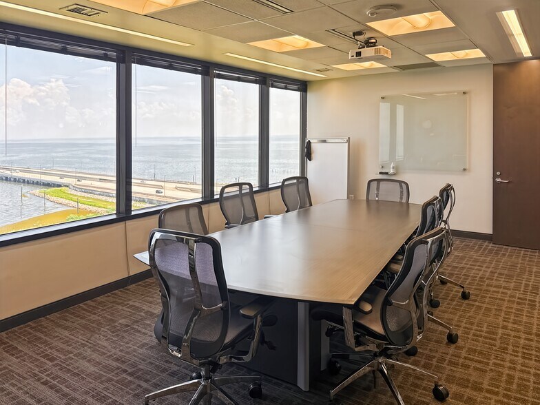 More Photos Of 3900 N Causeway Blvd, Metairie Coworking Space