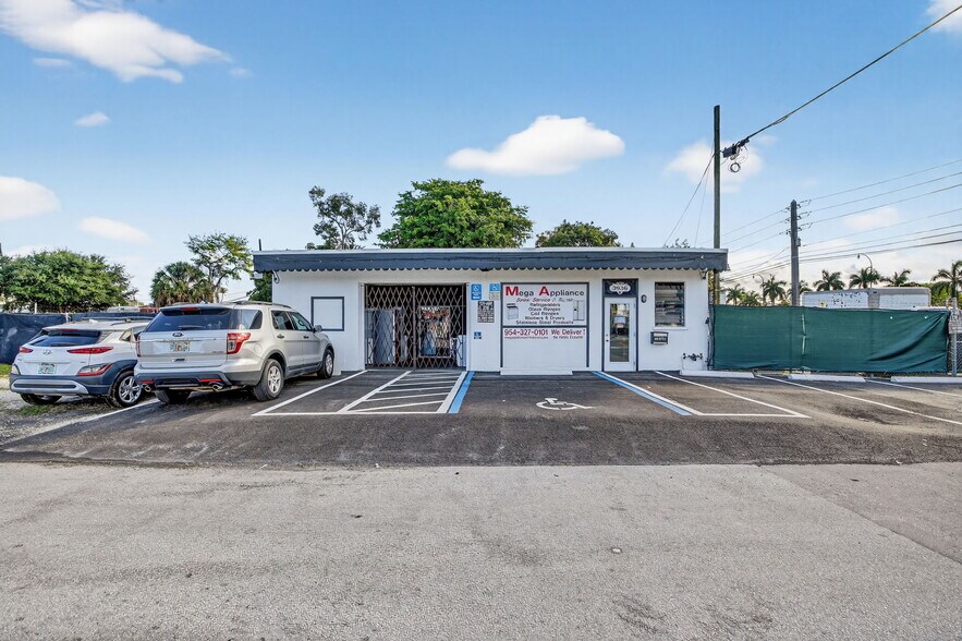 More Photos Of 3928 SW 12th Ct, Fort Lauderdale Manufacturing For Sale