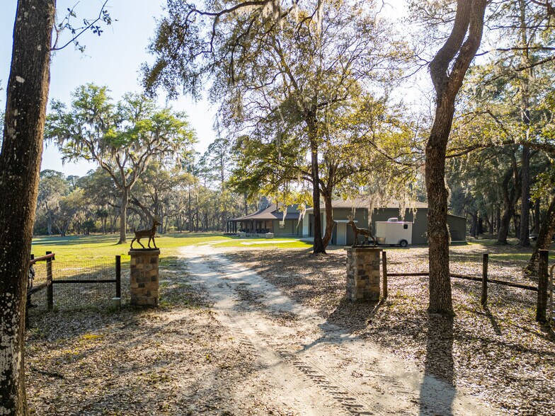 More Photos Of 8600 NE 147th Avenue Rd, Silver Springs Lodge Meeting Hall For Sale