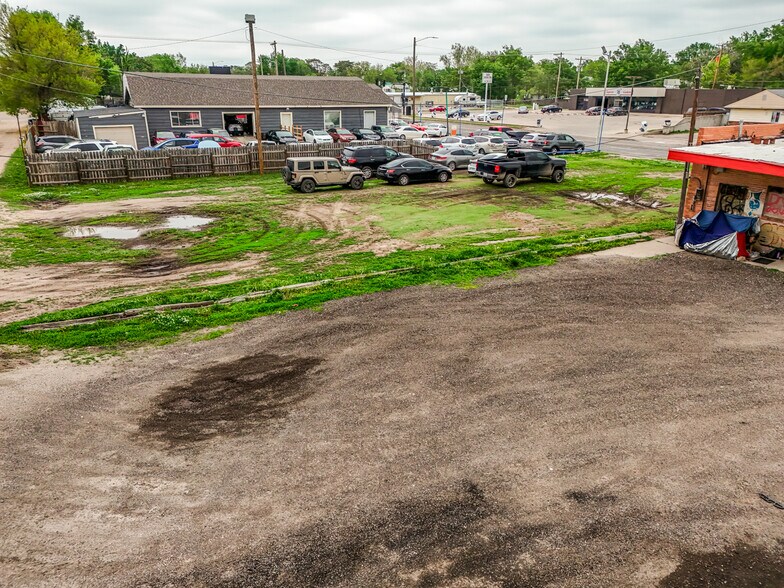 More Photos Of 2033 S Broadway St, Wichita Bar For Sale