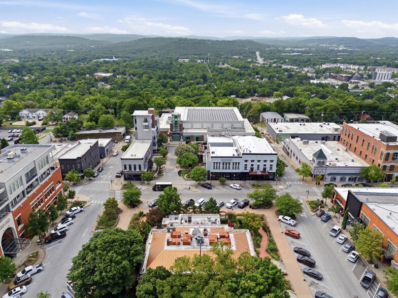 More Photos Of 1 W Mountain St, Fayetteville Office For Lease