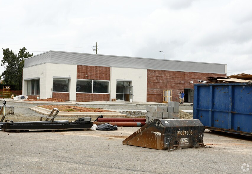 More Photos Of 7955 Fayetteville Rd, Garner Unknown For Lease