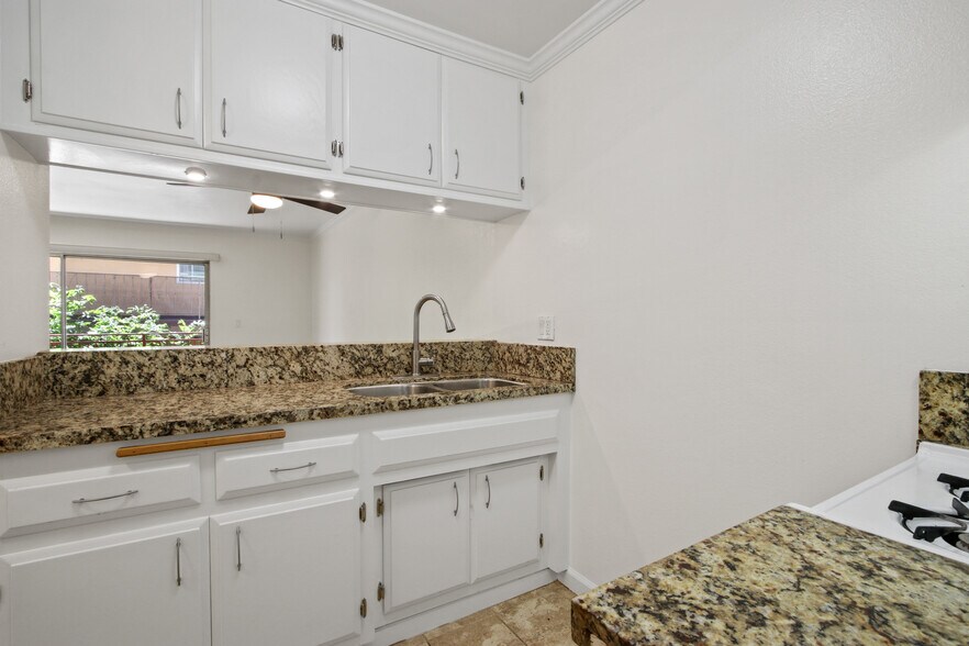 More Photos Of 3320 Redondo Beach Blvd, Torrance Apartments For Sale