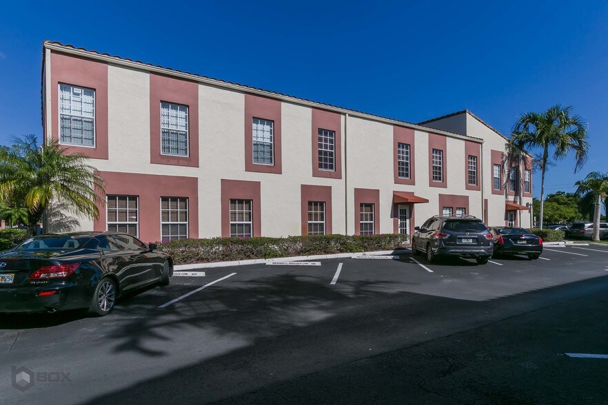 More Photos Of 7797 N University Dr, Tamarac Medical For Lease