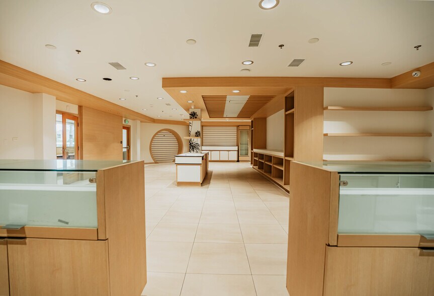 More Photos Of 42650 Melanie Pl, Palm Desert Loft Creative Space For Lease